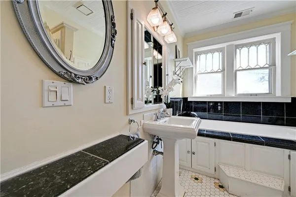 $389,900 | 221 West Front Street, Bonner Springs, KS 66012