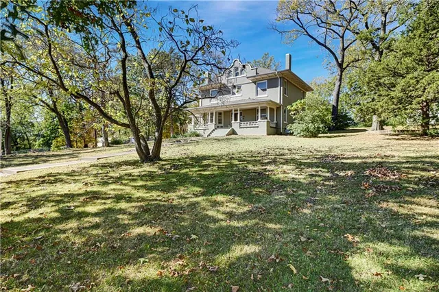 $410,000 | 221 West Front Street, Bonner Springs, KS 66012