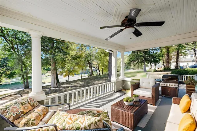 $410,000 | 221 West Front Street, Bonner Springs, KS 66012