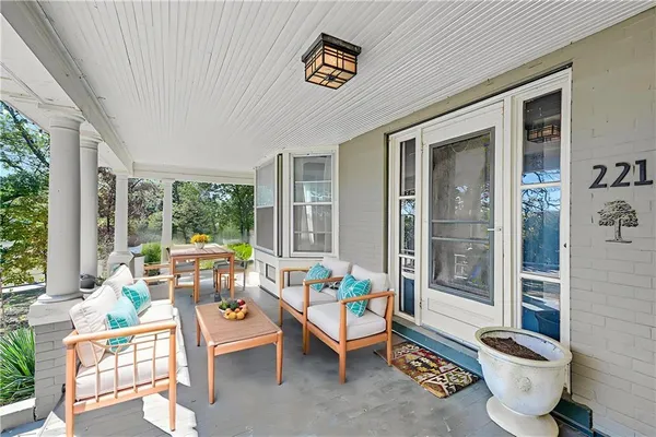 $389,900 | 221 West Front Street, Bonner Springs, KS 66012