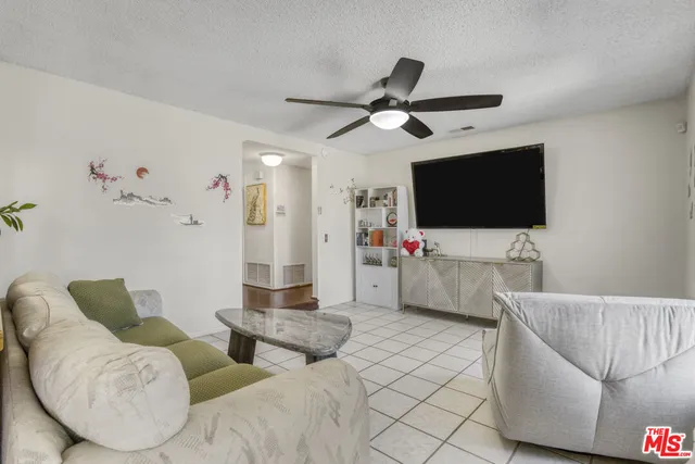 $550,000 | 37443 Yorkshire Drive, Palmdale, CA 93550