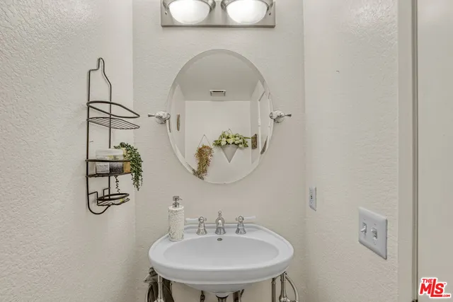 $550,000 | 37443 Yorkshire Drive, Palmdale, CA 93550