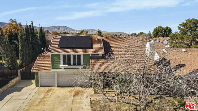 $550,000 | 37443 Yorkshire Drive, Palmdale, CA 93550