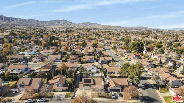 $550,000 | 37443 Yorkshire Drive, Palmdale, CA 93550