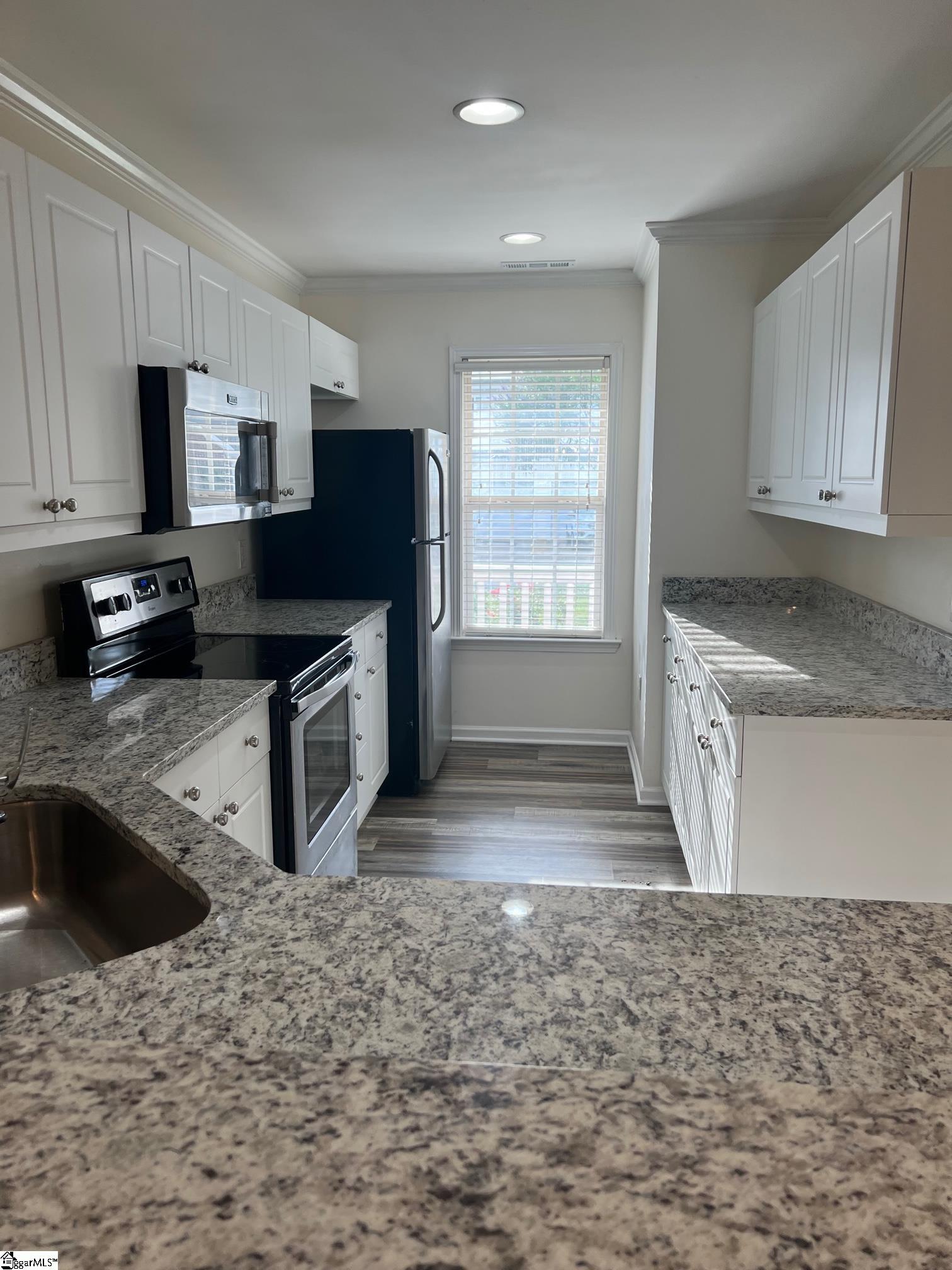 377 Still Water Circle Boiling Springs, SC 29316 - Photo 8 of 30