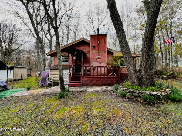 $299,999 | 2121 Oaktree Lane, Bushkill, PA 18324