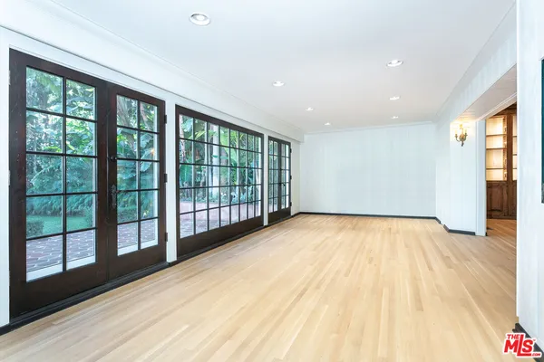 $25,300 | 806 North Alpine Drive, Beverly Hills, CA 90210