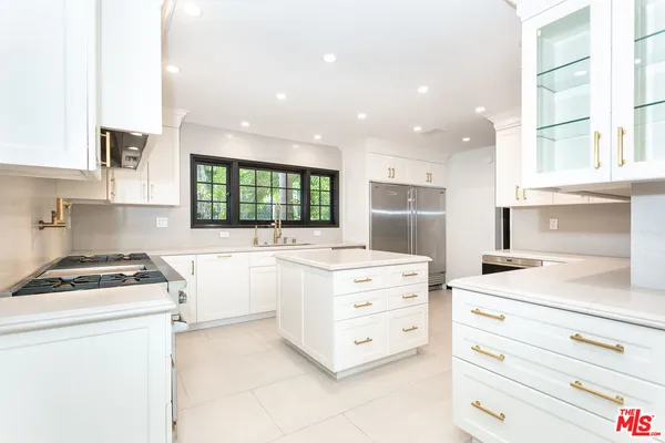 $25,300 | 806 North Alpine Drive, Beverly Hills, CA 90210