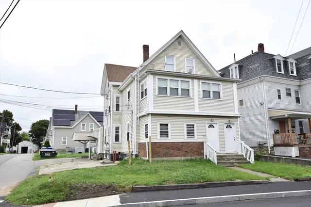 $2,100 | 532 Bay Street, Unit 1, Taunton, MA 02780