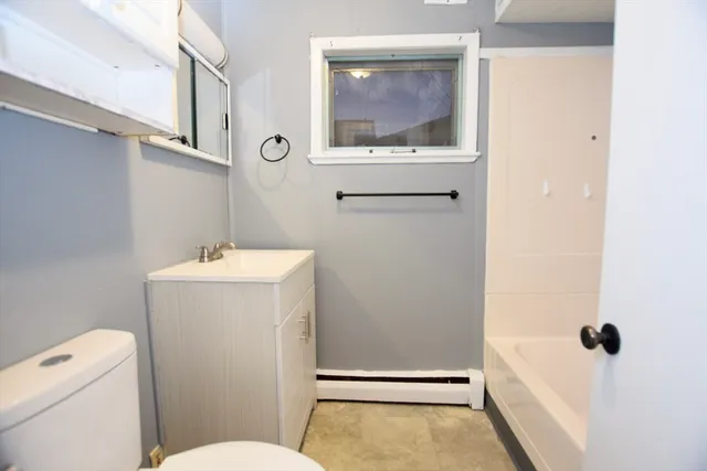 $2,100 | 532 Bay Street, Unit 1, Taunton, MA 02780