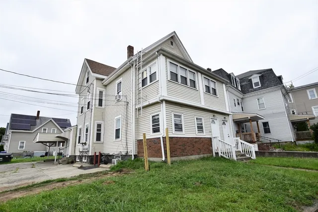 $2,100 | 532 Bay Street, Unit 1, Taunton, MA 02780