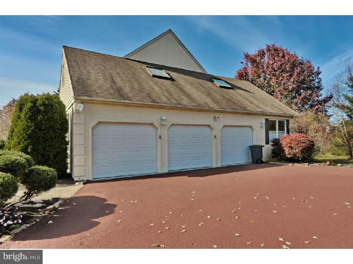 2043 Hollis Road Lansdale, PA 19446 - Photo 23 of 24 Garage