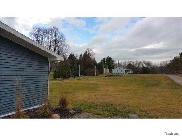 8849 Lakeshore Road Lexington, MI 48450 - Photo 15 of 20