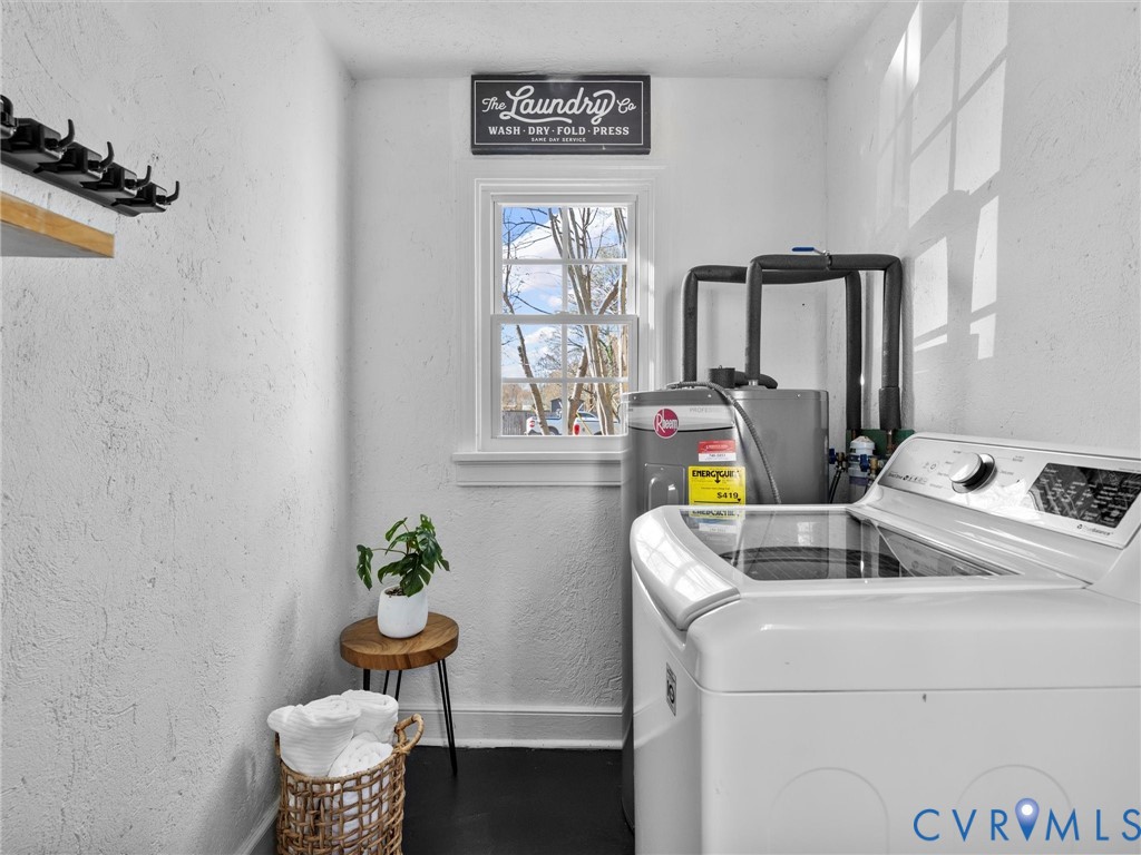 6715 Galaxie Road Henrico, VA 23228 - Photo 31 of 40 a bedroom with a bed and a window