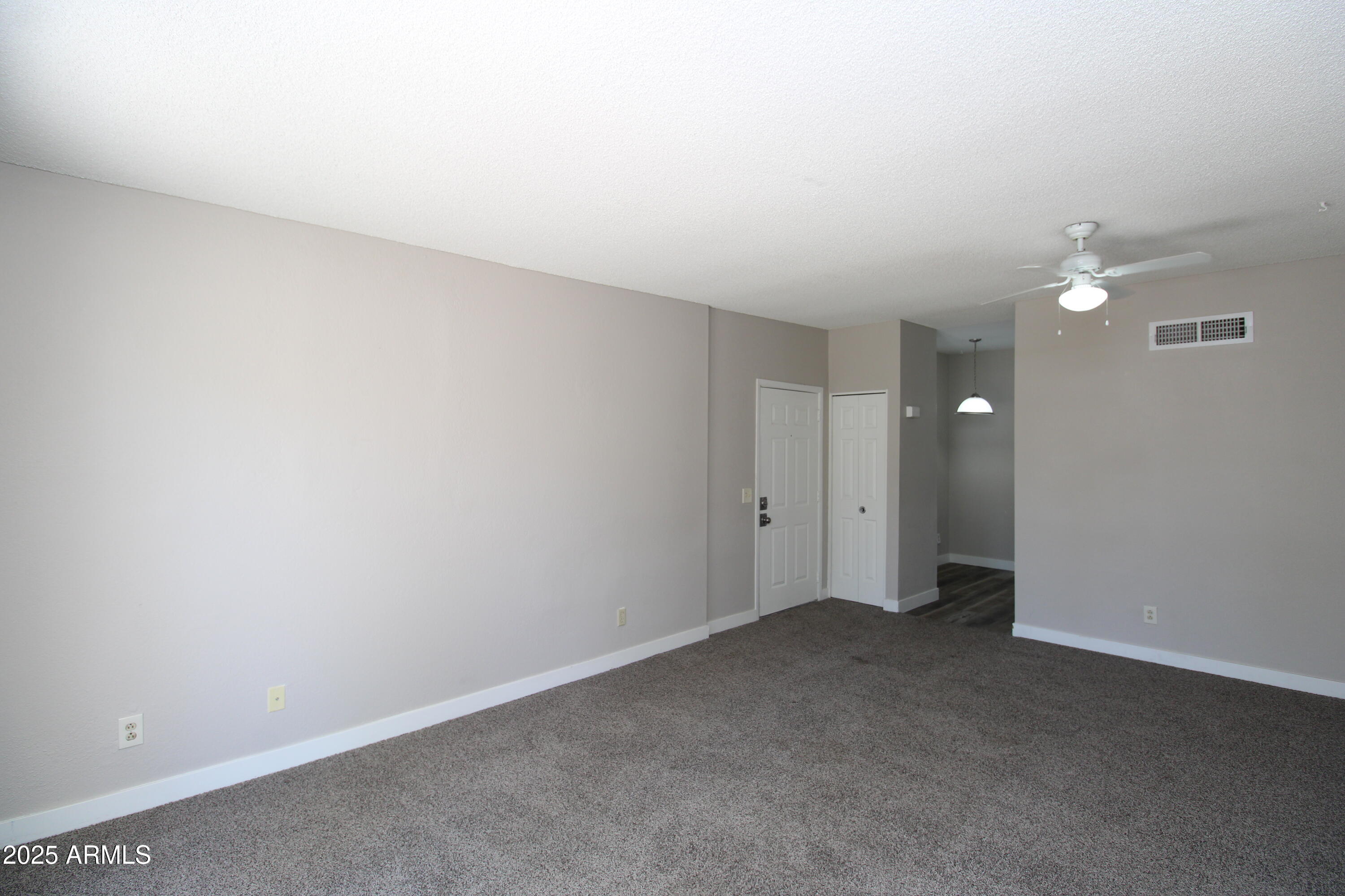2807 East Paradise Lane, Unit 102 Phoenix, AZ 85032 - Photo 8 of 13 img_9720