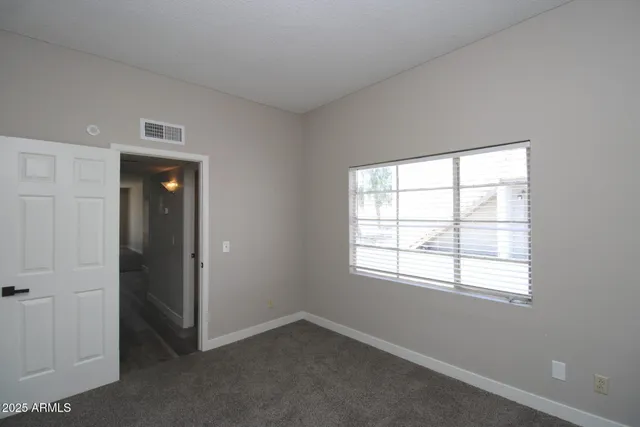 $999 | 2807 East Paradise Lane, Unit 102, Phoenix, AZ 85032