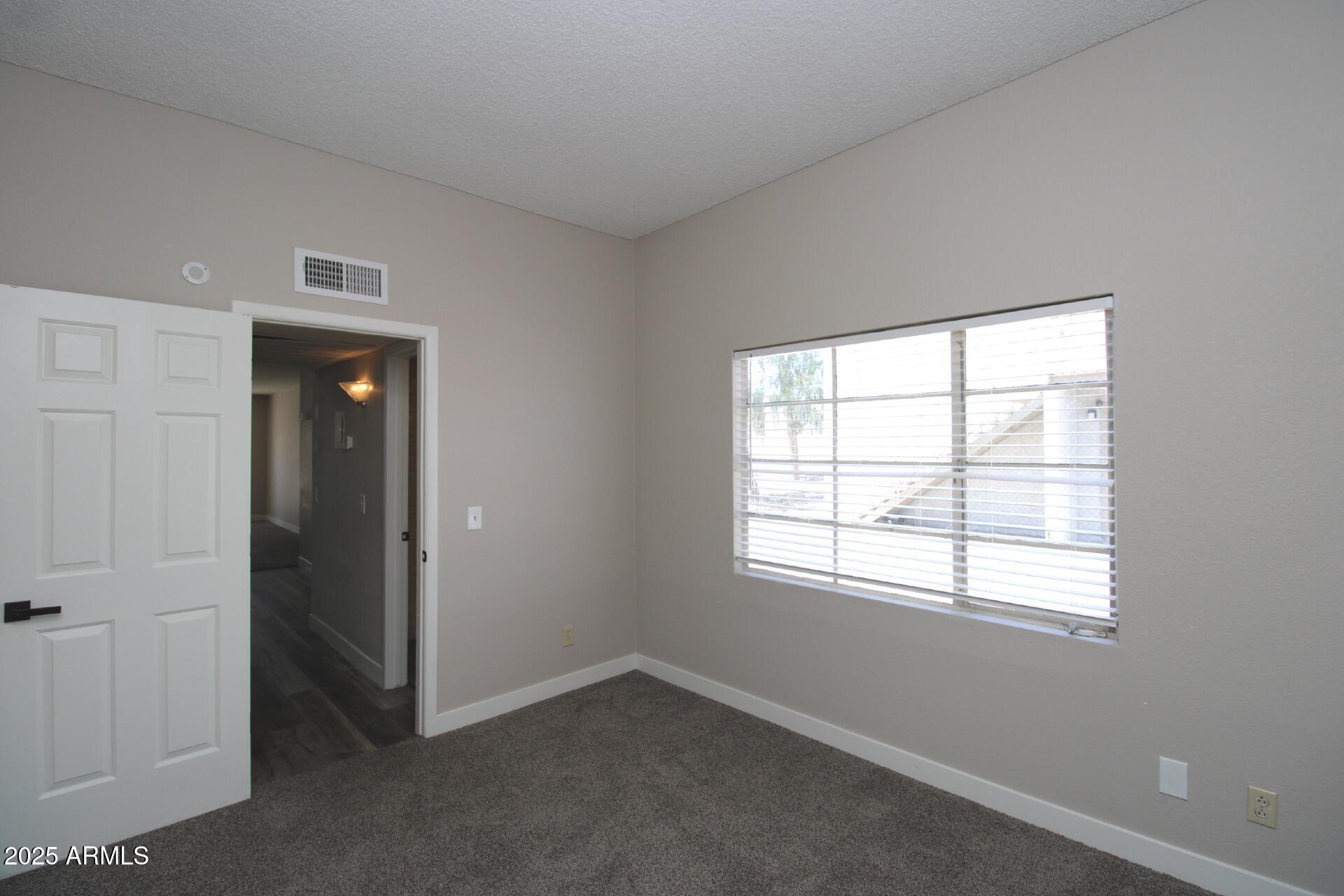 2807 East Paradise Lane, Unit 102 Phoenix, AZ 85032 - Photo 9 of 13 img_9706