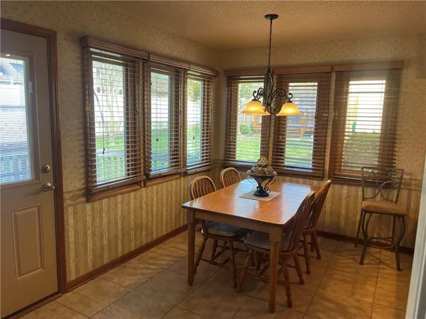 $435,000 | 11806 Craig Street, Overland Park, KS 66210