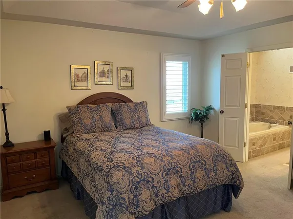$435,000 | 11806 Craig Street, Overland Park, KS 66210