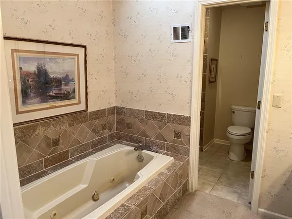 $435,000 | 11806 Craig Street, Overland Park, KS 66210
