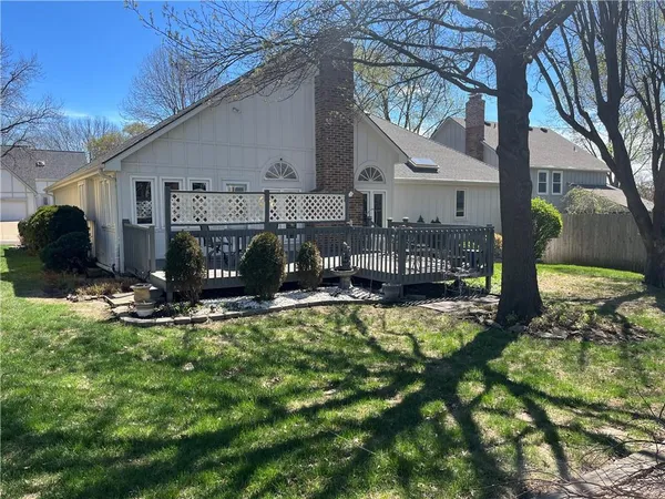 $435,000 | 11806 Craig Street, Overland Park, KS 66210