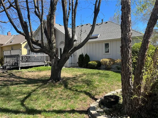 $435,000 | 11806 Craig Street, Overland Park, KS 66210