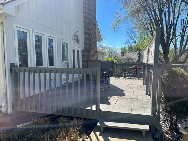 $435,000 | 11806 Craig Street, Overland Park, KS 66210