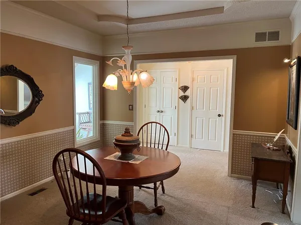 $435,000 | 11806 Craig Street, Overland Park, KS 66210