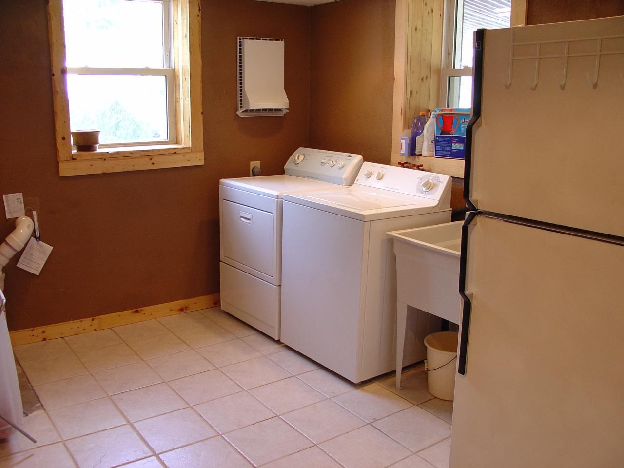 3546 Grandin Road Southwest Roanoke, VA 24018 - Photo 16 of 21 Laundry Room With Tile Floor
