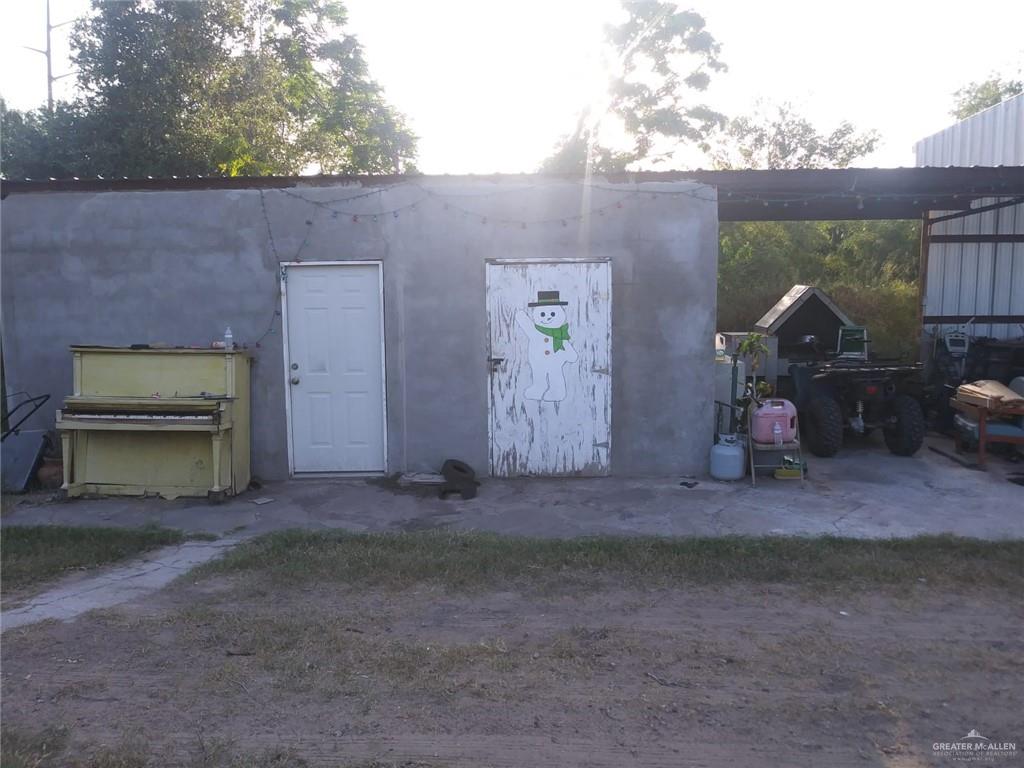 12705 East Monte Cristo Road Edinburg, TX 78542 - Photo 8 of 16 a view of outdoor space and yard