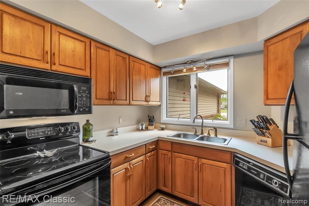 3344 Rivers Edge Drive Wayne, MI 48184 - Photo 14 of 50