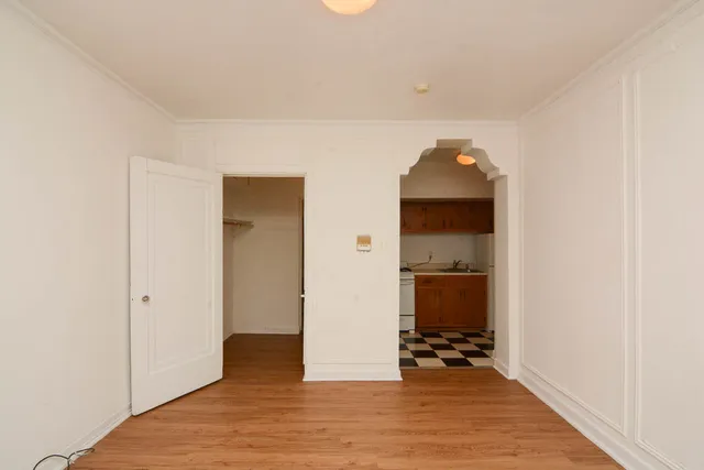 $850 | 4060 North Kenmore Avenue, Unit 302, Chicago, IL 60613