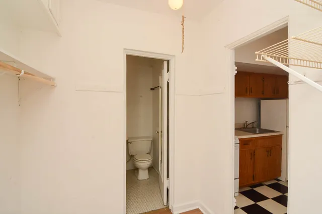 $850 | 4060 North Kenmore Avenue, Unit 302, Chicago, IL 60613