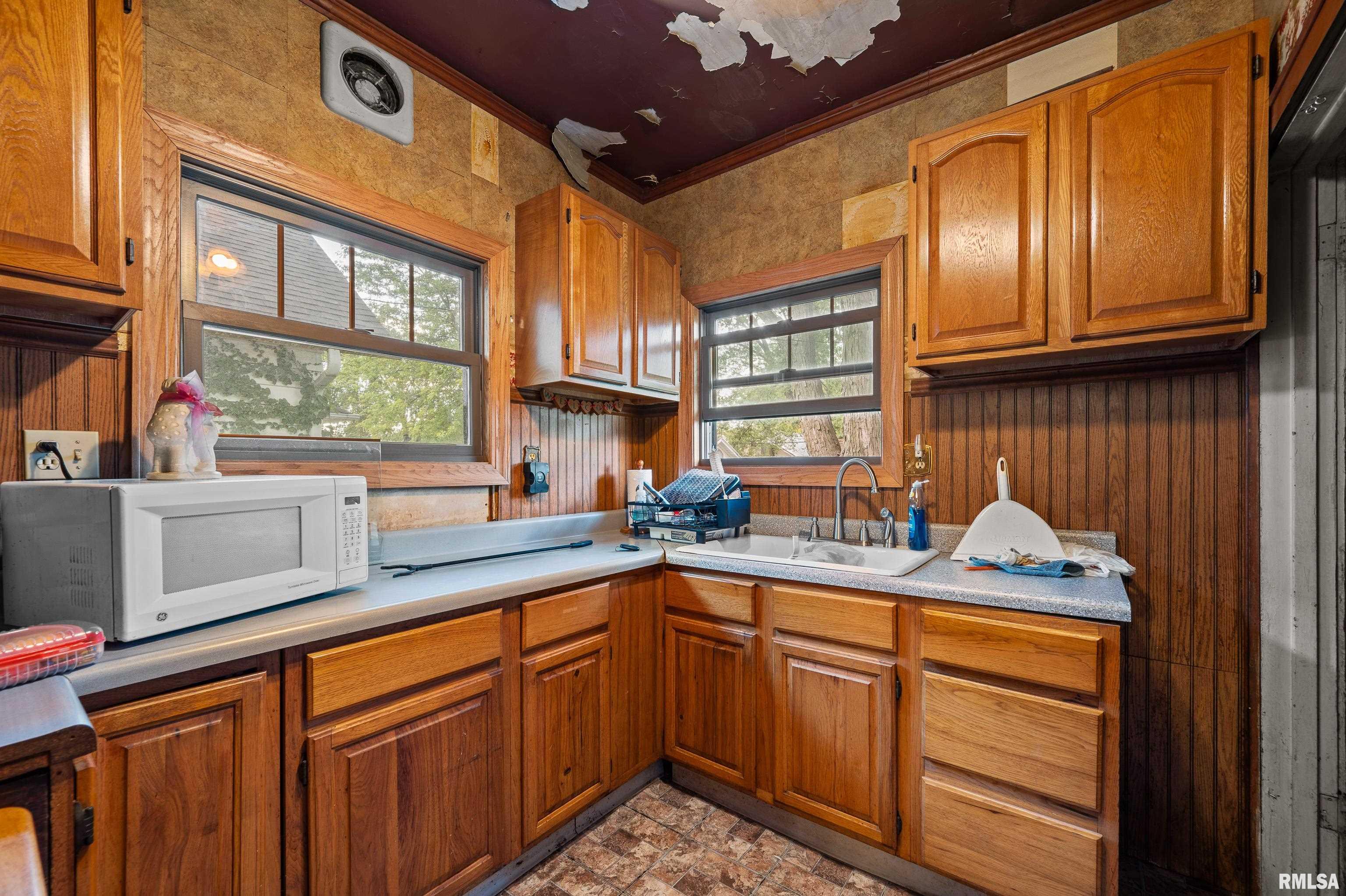 1706 29th Street Rock Island, IL 61201 - Photo 12 of 22