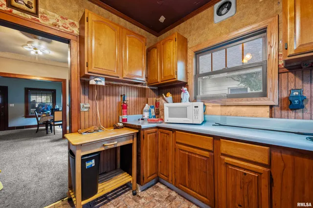 $102,900 | 1706 29th Street, Rock Island, IL 61201