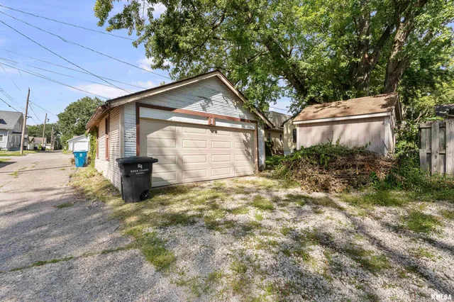 $102,900 | 1706 29th Street, Rock Island, IL 61201