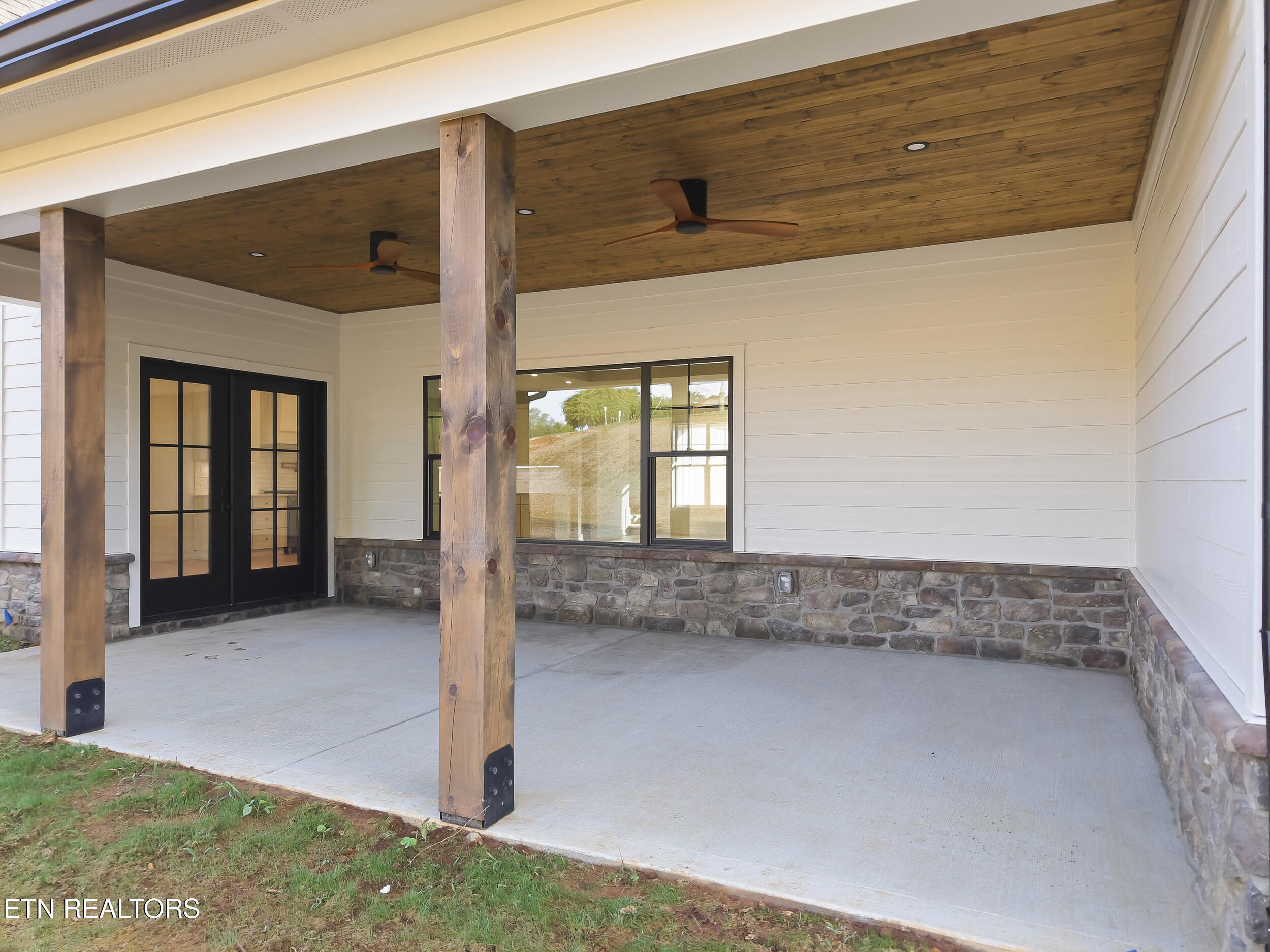 175 Morganton Cove Greenback, TN 37742 - Photo 4 of 49 175_morganton_cv_0007