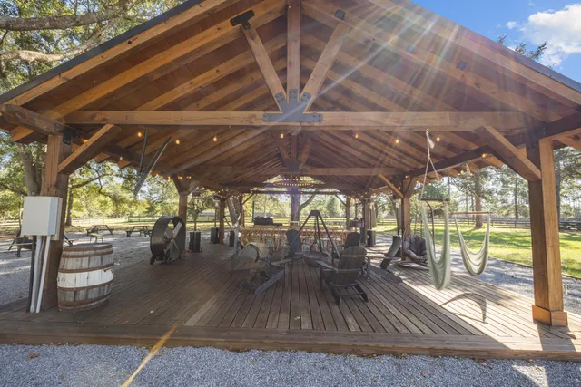 $3,250,000 | 13796 Highway 81, Ponce de Leon, FL 32455