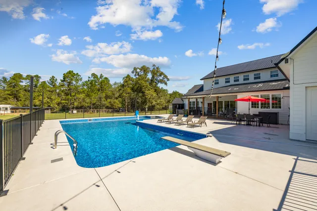 $3,250,000 | 13796 Highway 81, Ponce de Leon, FL 32455