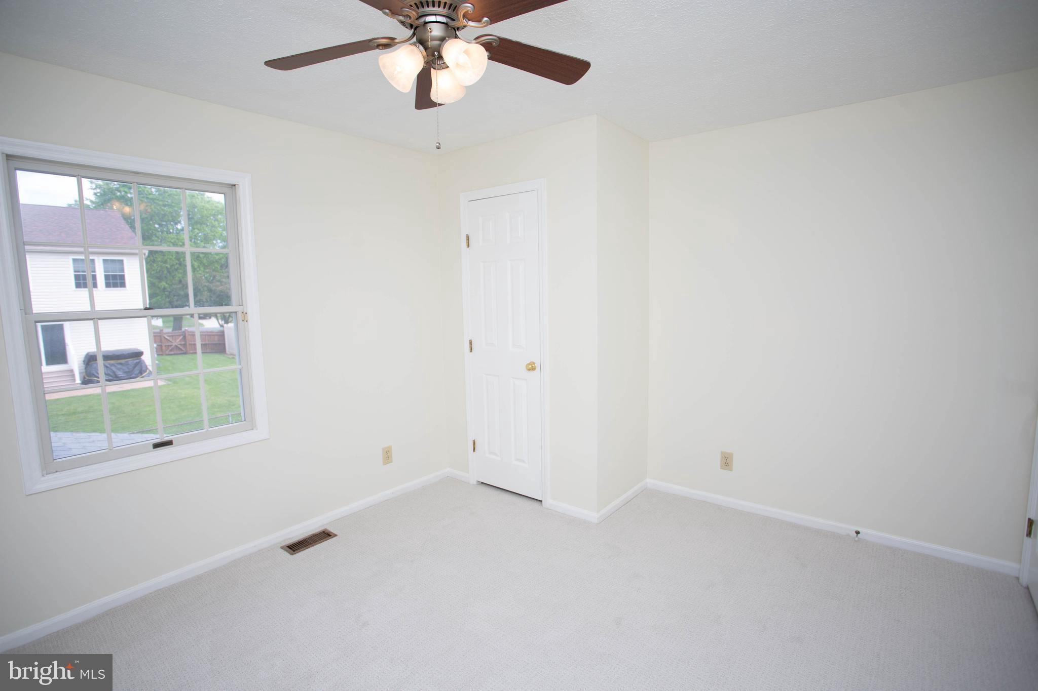 143 Rambling Road Lumberton, NJ 08048 - Photo 31 of 54 an empty room with a window