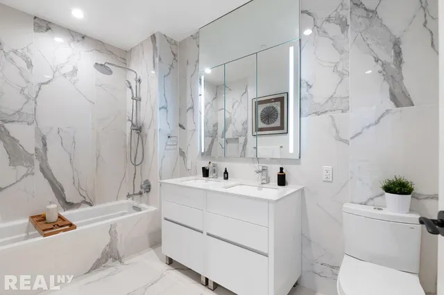 $855,000 | 127 West 112th Street, Unit 6E | Harlem