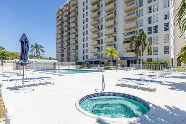 $2,300 | 880 Northeast 69th Street, Unit 1D, Miami, FL 33138