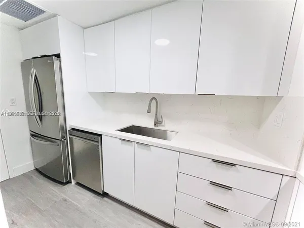 $2,300 | 880 Northeast 69th Street, Unit 1D, Miami, FL 33138