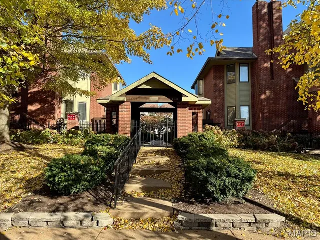 $3,000 | 4453 West Pine Boulevard, Unit 8, St. Louis, MO 63108
