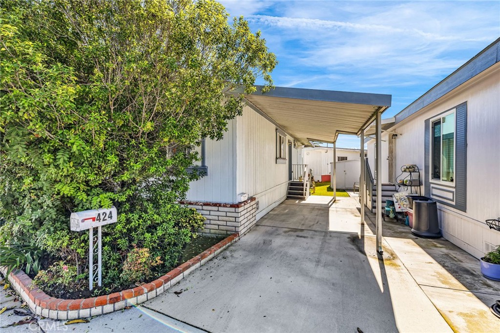 80 Huntington Street, Unit 424 Huntington Beach, CA 92648 - Photo 5 of 25