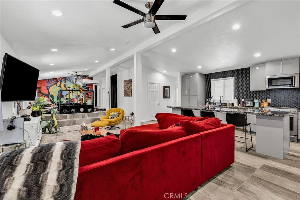 80 Huntington Street, Unit 424 Huntington Beach, CA 92648 - Photo 6 of 25