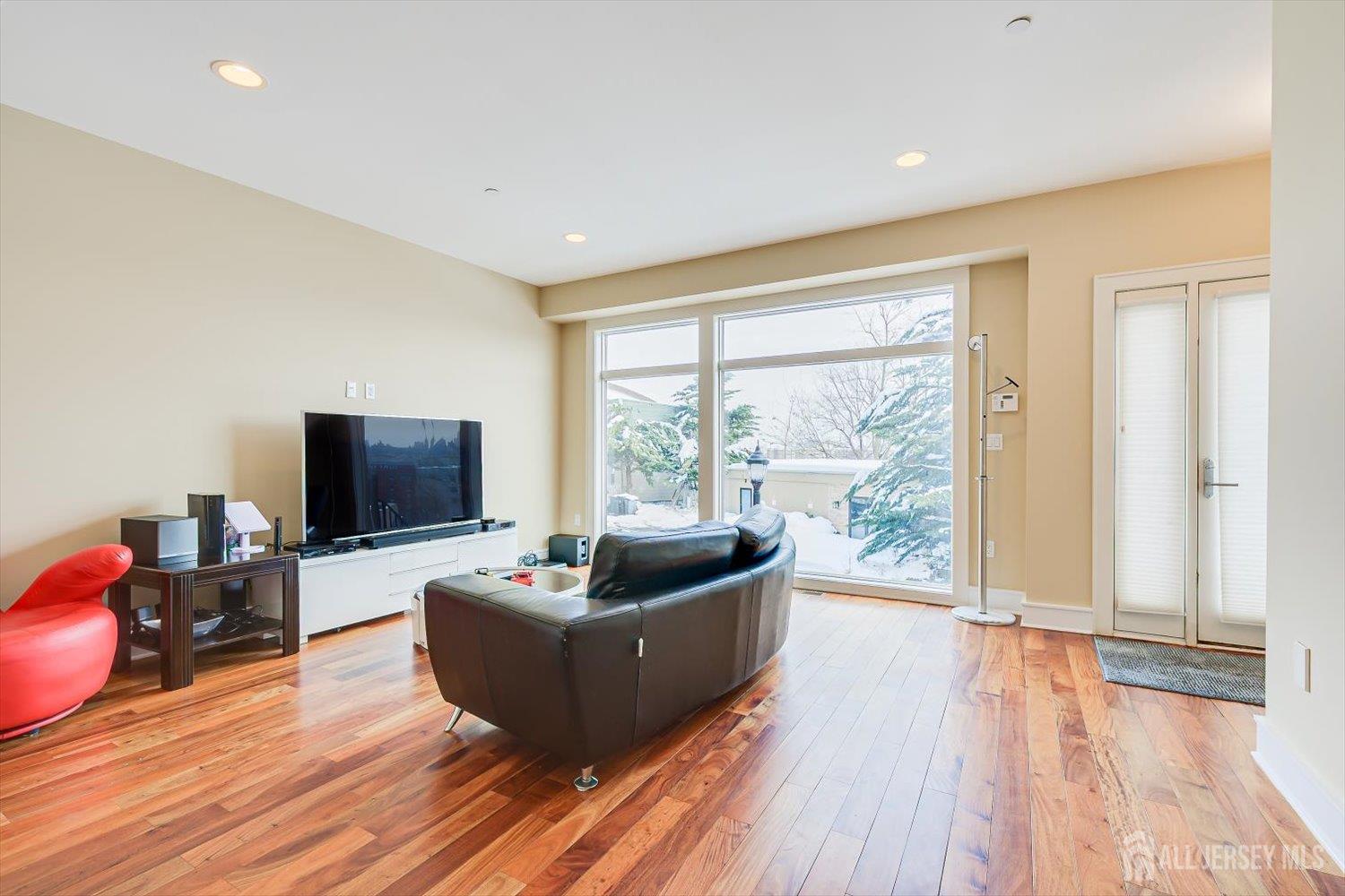 8707 Churchill Road Edgewater, NJ 07020 - Photo 12 of 59