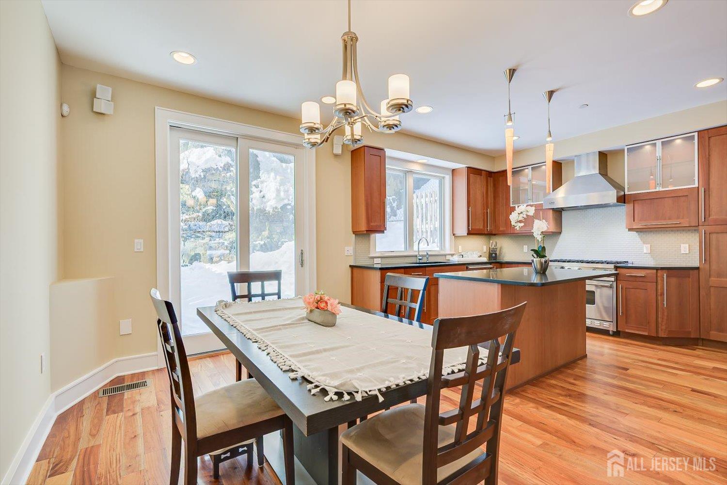 8707 Churchill Road Edgewater, NJ 07020 - Photo 14 of 59