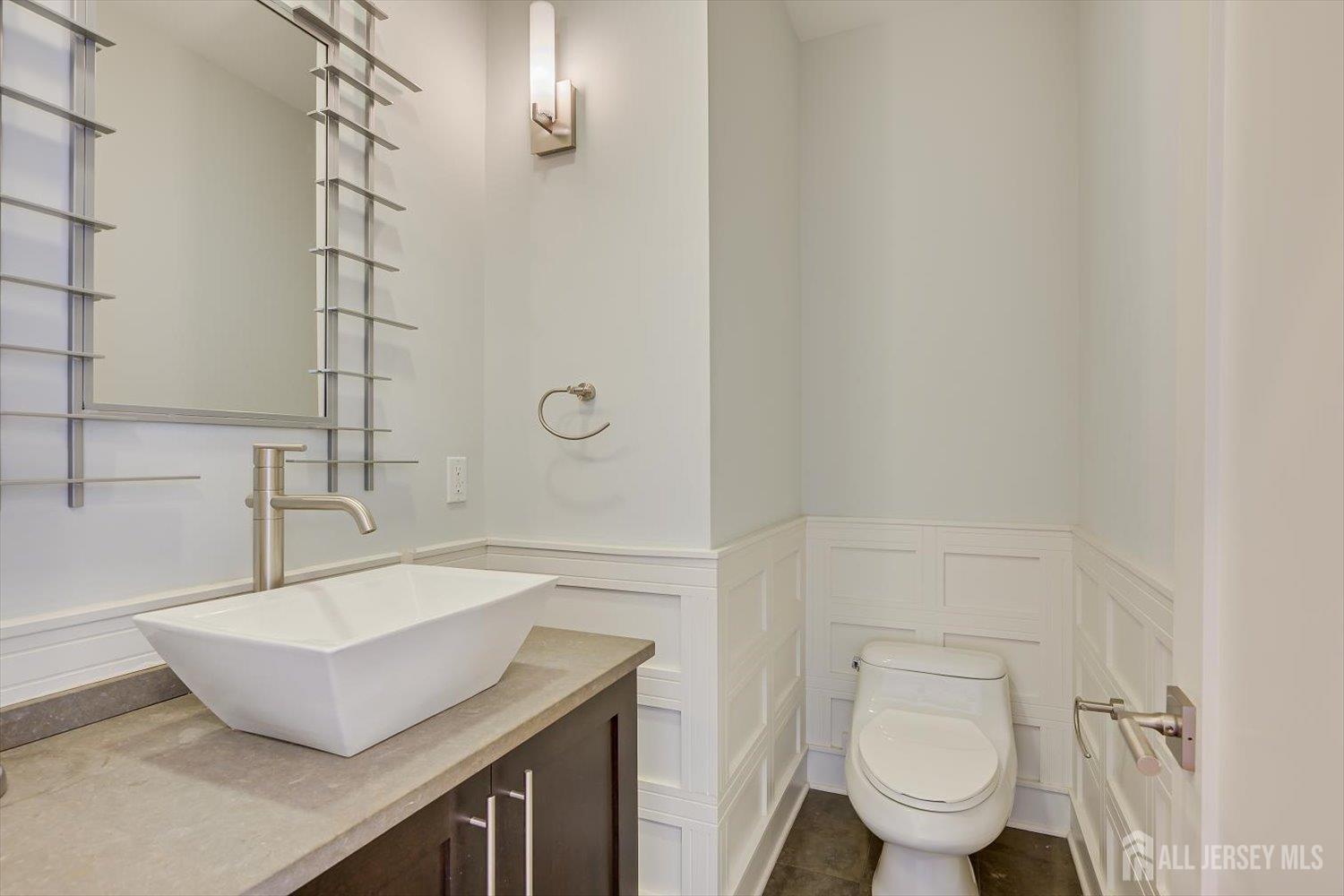 8707 Churchill Road Edgewater, NJ 07020 - Photo 24 of 59