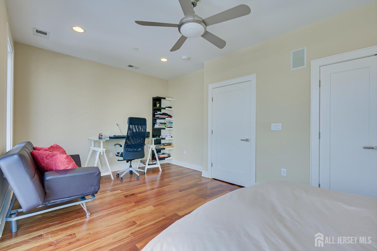 8707 Churchill Road Edgewater, NJ 07020 - Photo 29 of 59